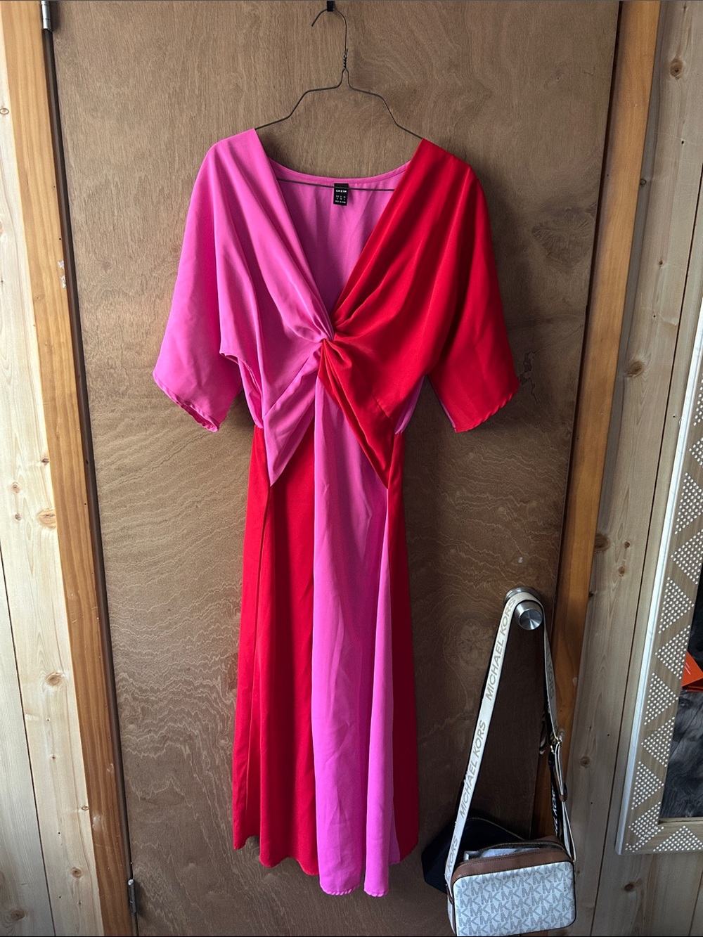 Cute dress!!